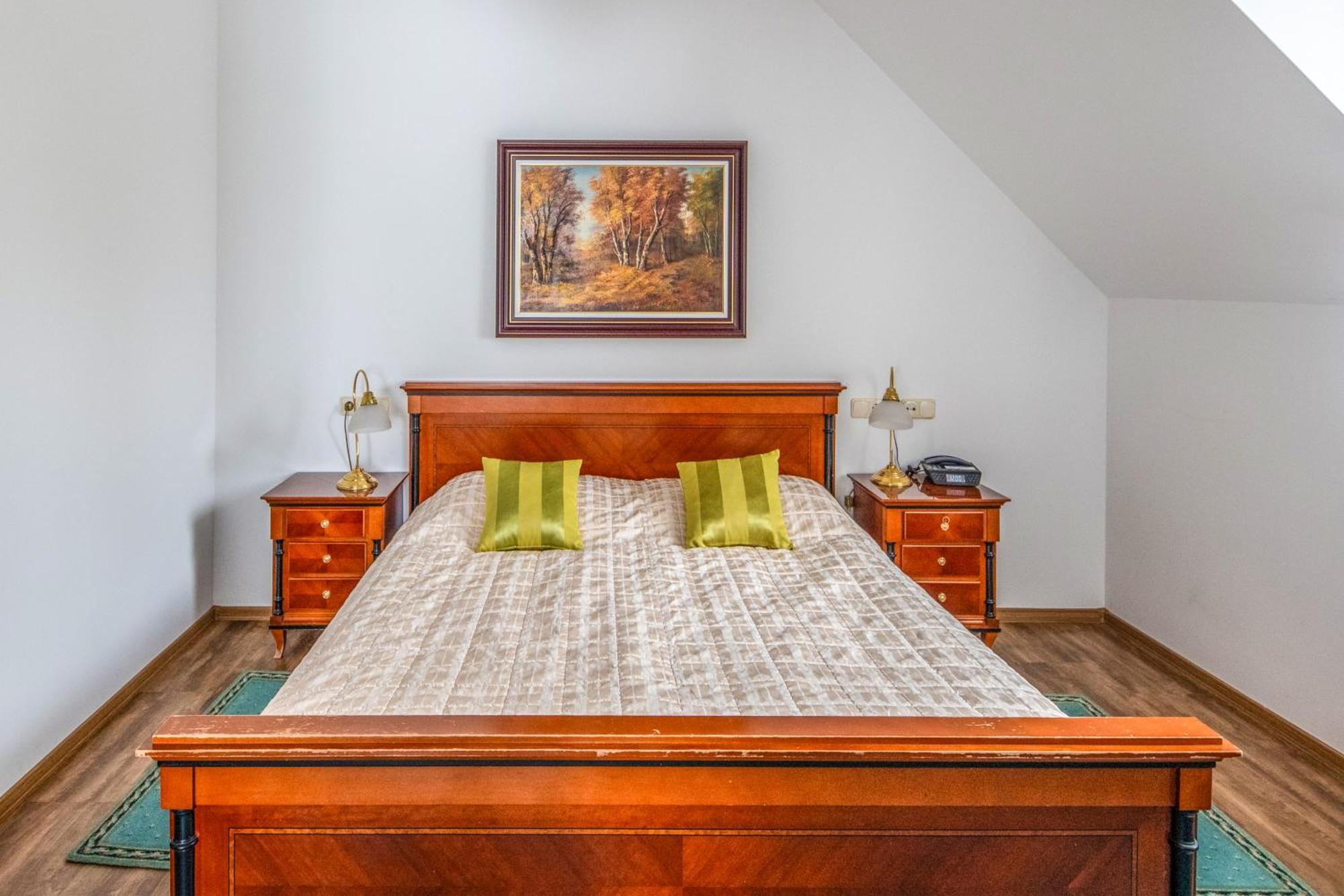 Szarvaskut Hotel Zirc Luaran gambar