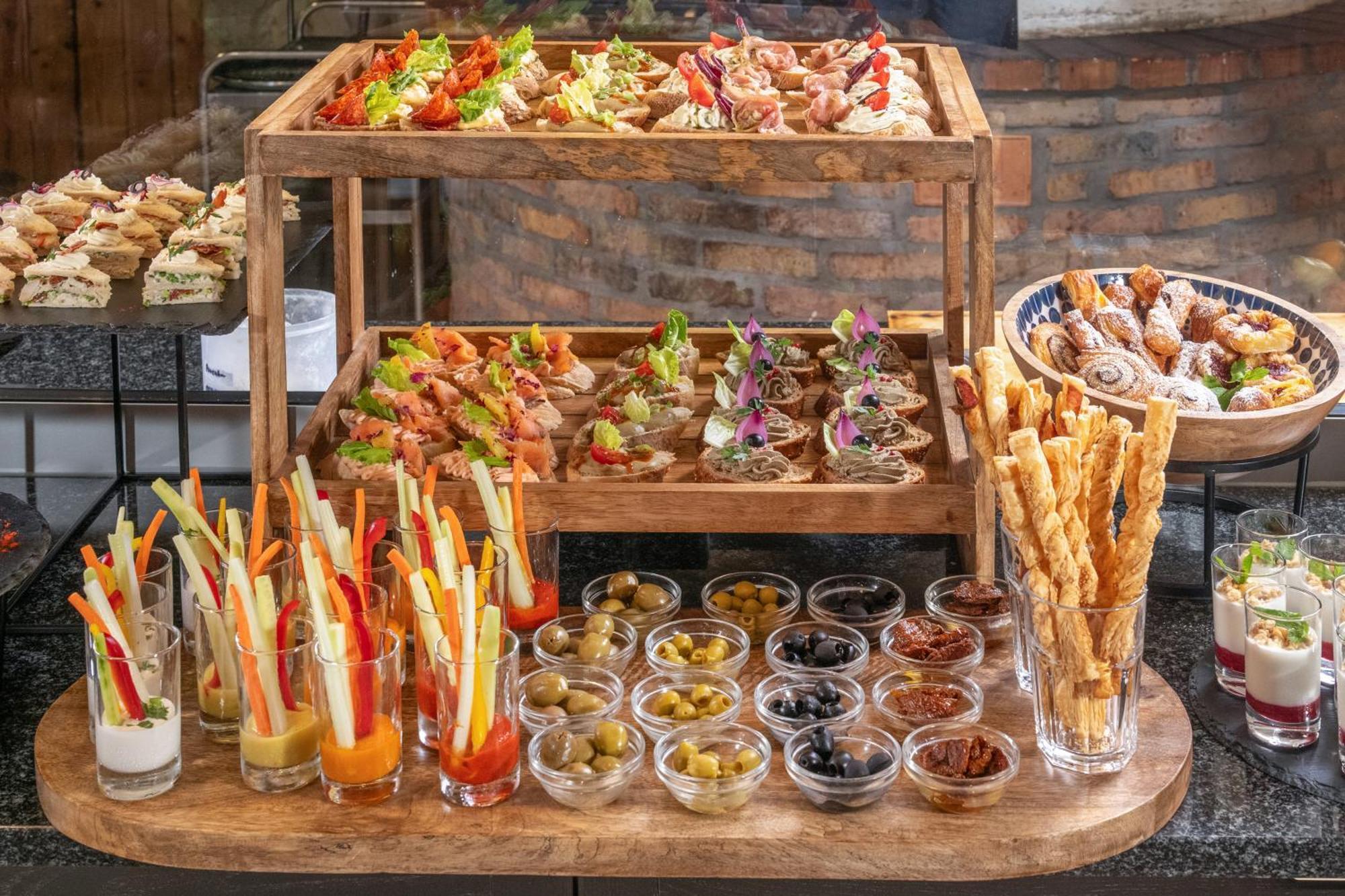 Szarvaskut Hotel Zirc Luaran gambar