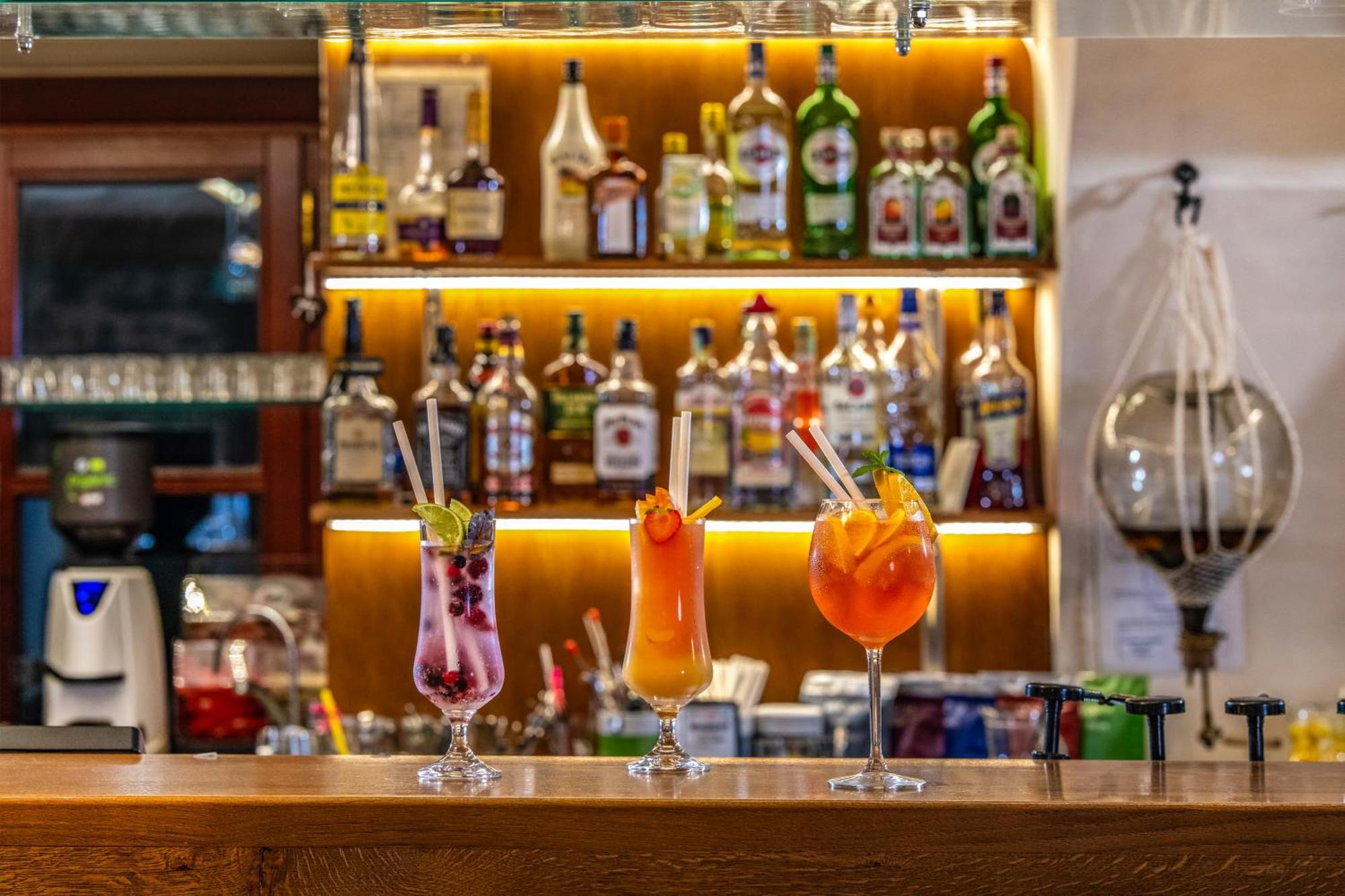 Szarvaskut Hotel Zirc Luaran gambar
