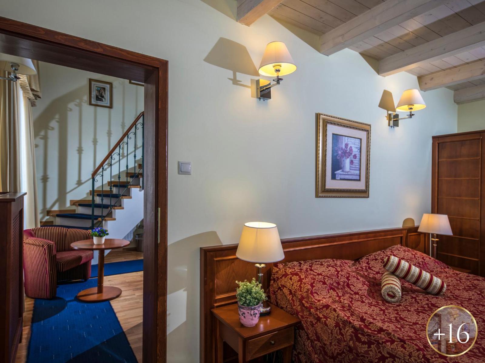 Szarvaskut Hotel Zirc Luaran gambar